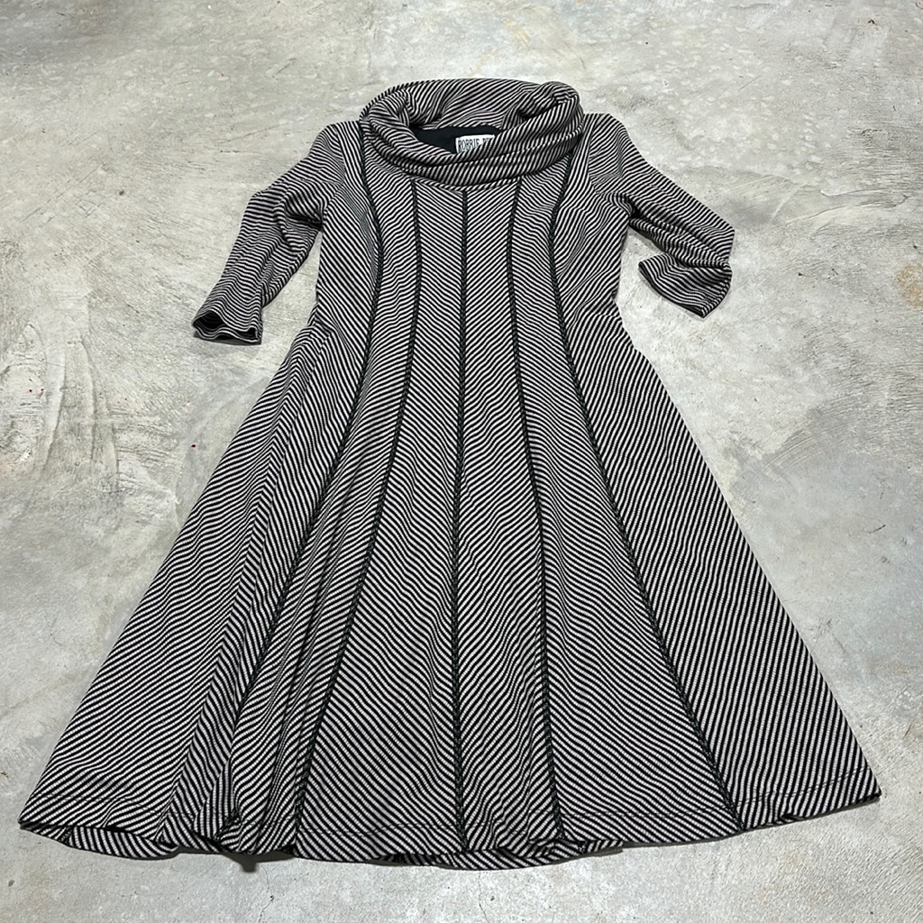 Robbie Bee Brand Black N White Striped Dress  Size S  B71